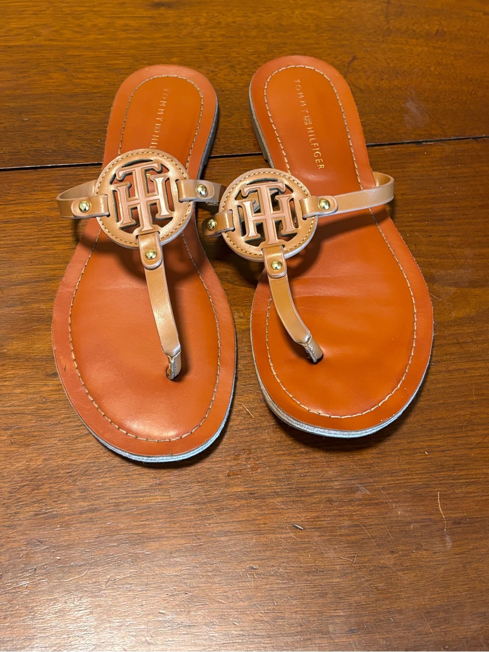 Tommy Hilfiger Women’s Brown/Gold Logo Thong Flat Sandals Size 8 M